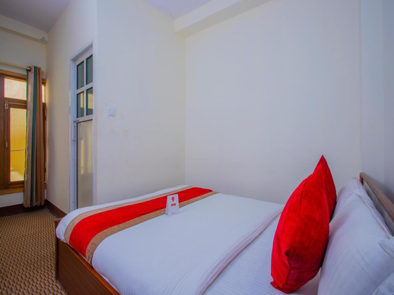 Oyo 255 White Zambala Hotel Kathmandu Exterior photo