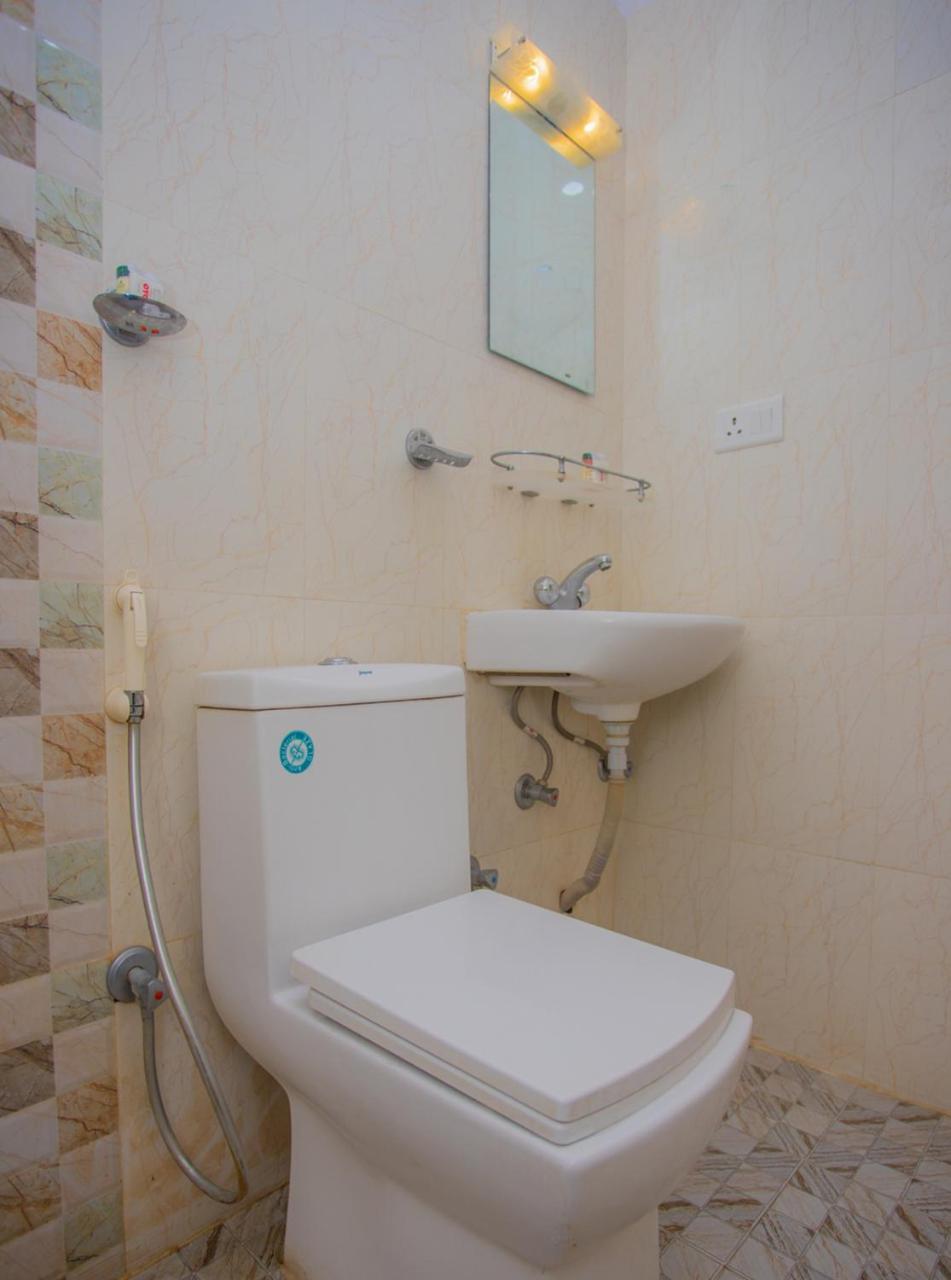 Oyo 255 White Zambala Hotel Kathmandu Exterior photo
